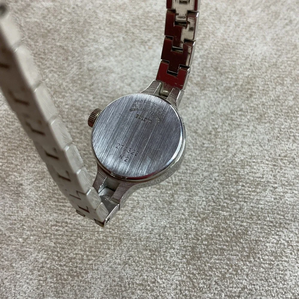 Vintage Bulova Women Watch Black Dial Silver Tone Manual Wind 1972 N2 Swiss Made